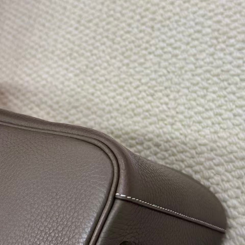 愛馬仕HERMES Lindy30 大象灰銀扣 TC皮 2017 A刻-12