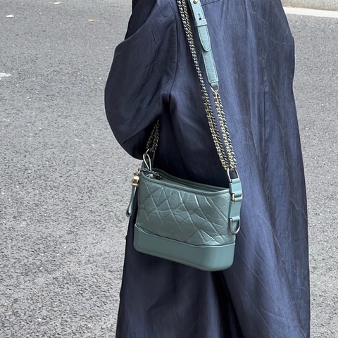 香奈兒 Chanel 流浪包 小號 綠色 莫蘭迪綠 金扣 手提 單肩 斜挎 保卡24開 帶卡 尺寸：15 × 20 × 8 cm