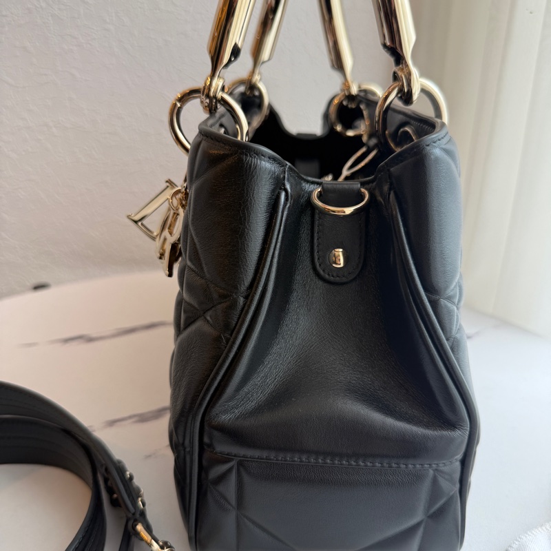 Dior黛妃手提斜背包 超貴氣-4