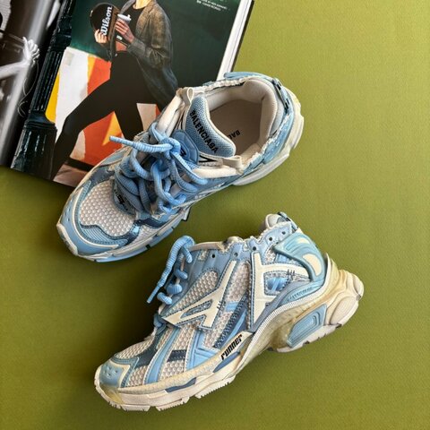 38號 ::Balenciaga:: Women's Runner Mesh & Nylon Light Blue 藍白拚色球鞋 休閒鞋