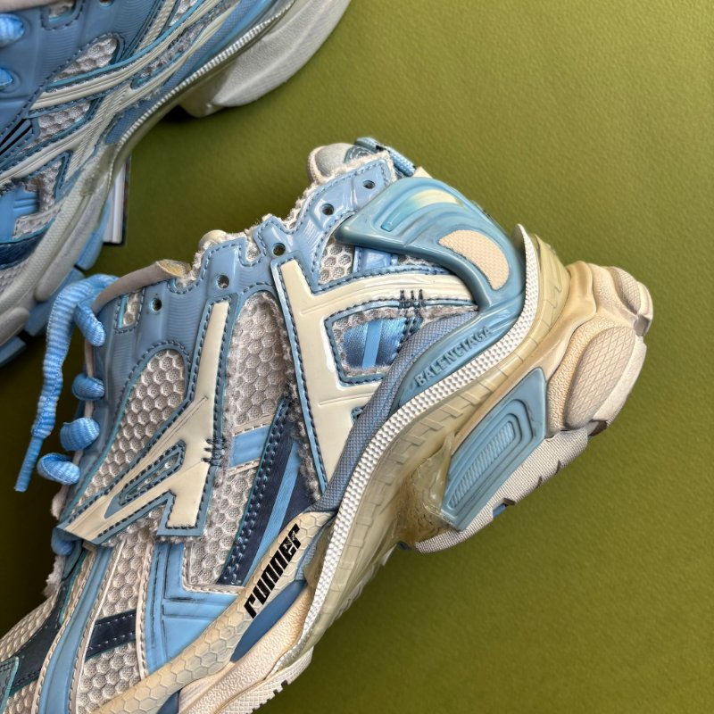 38號 ::Balenciaga:: Women's Runner Mesh & Nylon Light Blue 藍白拚色球鞋 休閒鞋-1
