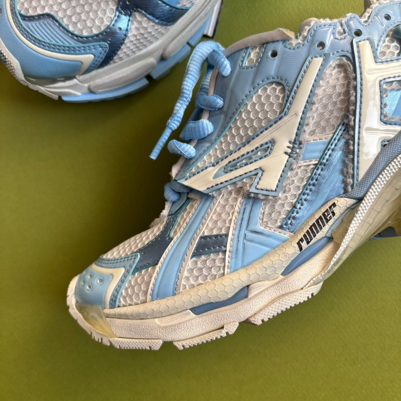38號 ::Balenciaga:: Women's Runner Mesh & Nylon Light Blue 藍白拚色球鞋 休閒鞋-2