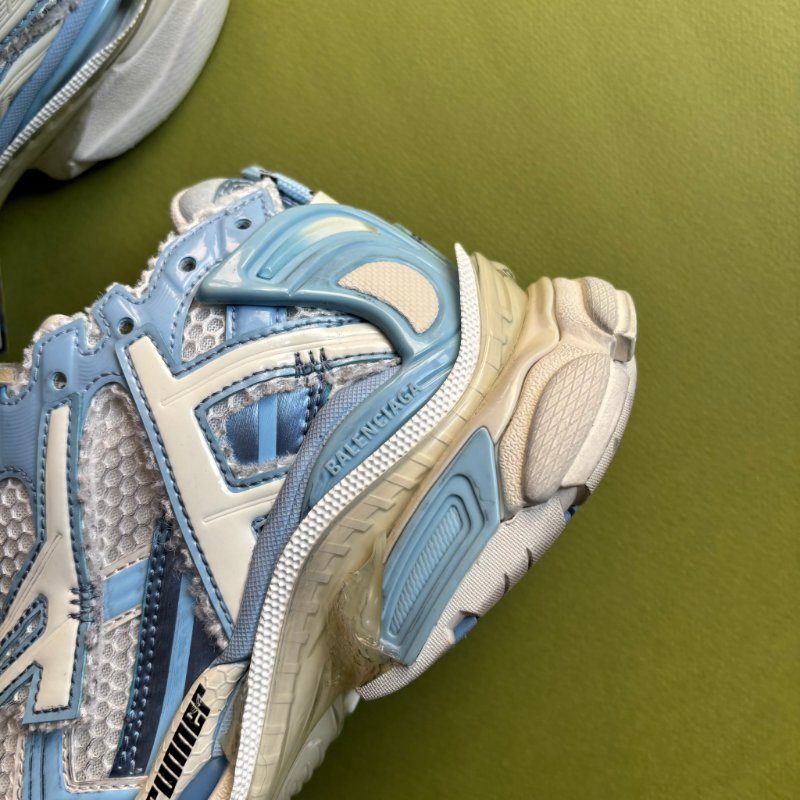 38號 ::Balenciaga:: Women's Runner Mesh & Nylon Light Blue 藍白拚色球鞋 休閒鞋-5