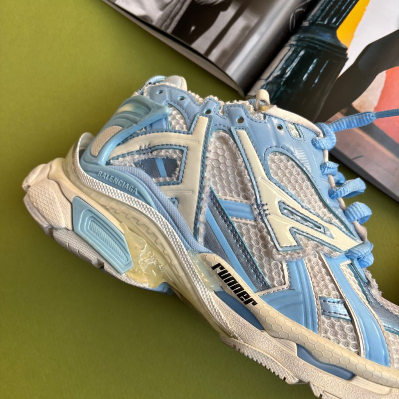 38號 ::Balenciaga:: Women's Runner Mesh & Nylon Light Blue 藍白拚色球鞋 休閒鞋-9