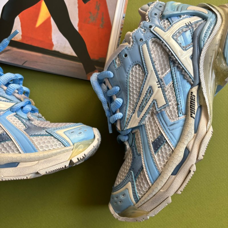 38號 ::Balenciaga:: Women's Runner Mesh & Nylon Light Blue 藍白拚色球鞋 休閒鞋-10