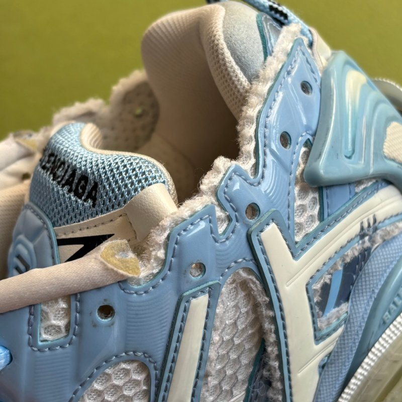 38號 ::Balenciaga:: Women's Runner Mesh & Nylon Light Blue 藍白拚色球鞋 休閒鞋-11