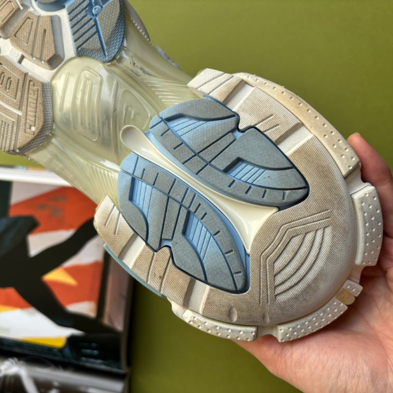 38號 ::Balenciaga:: Women's Runner Mesh & Nylon Light Blue 藍白拚色球鞋 休閒鞋-19