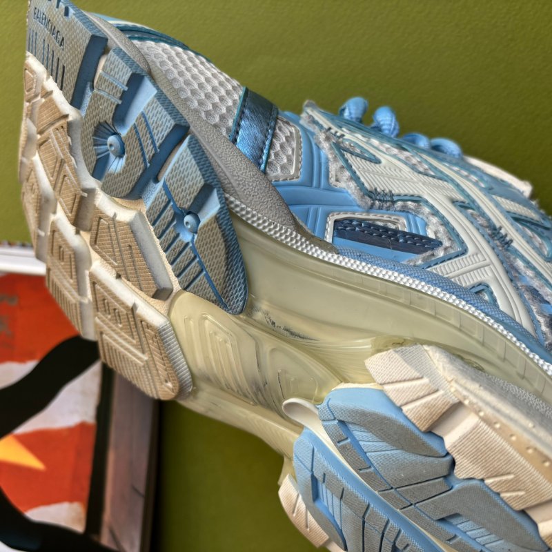 38號 ::Balenciaga:: Women's Runner Mesh & Nylon Light Blue 藍白拚色球鞋 休閒鞋-20