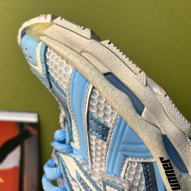 38號 ::Balenciaga:: Women's Runner Mesh & Nylon Light Blue 藍白拚色球鞋 休閒鞋-22