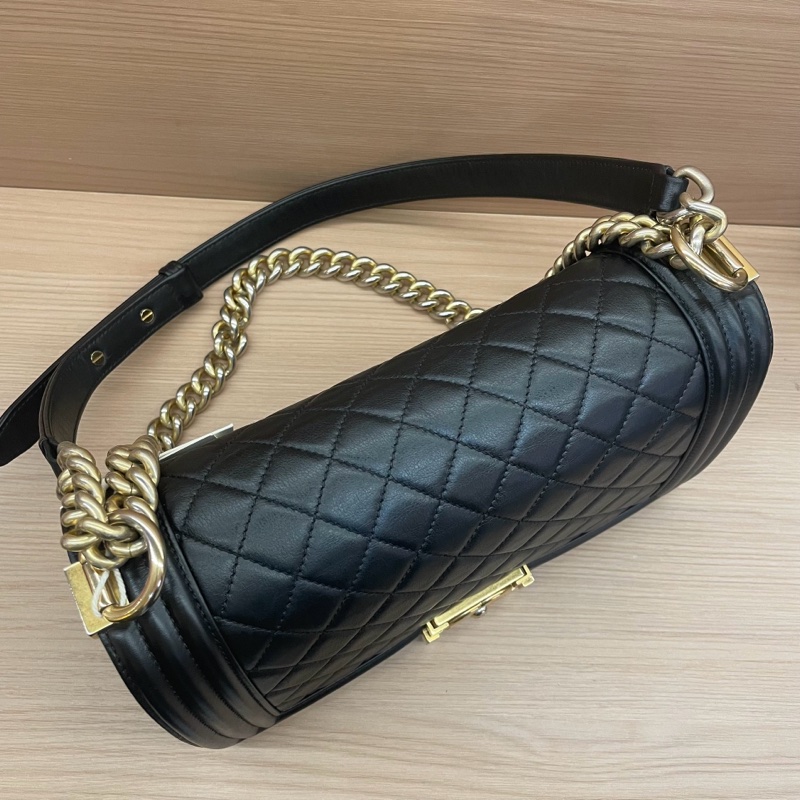 NO:D30 Chanel 香奈兒黑金LEBOY中號 牛皮鏈條包 2015年，20開 有塵袋 無卡 無盒子 尺寸底長25*高15*-4