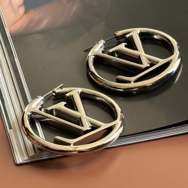 ::Louis Vuitton:: M80134 Louise Hoop Earrings LV Logo 銀色字母圓圈耳環-4
