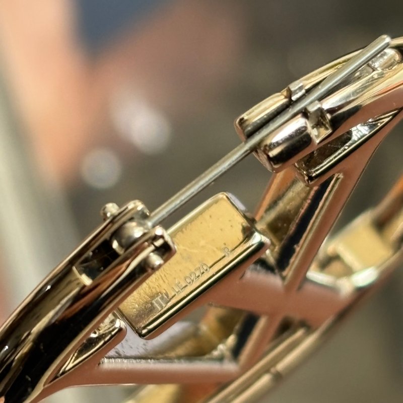 ::Louis Vuitton:: M80134 Louise Hoop Earrings LV Logo 銀色字母圓圈耳環-10