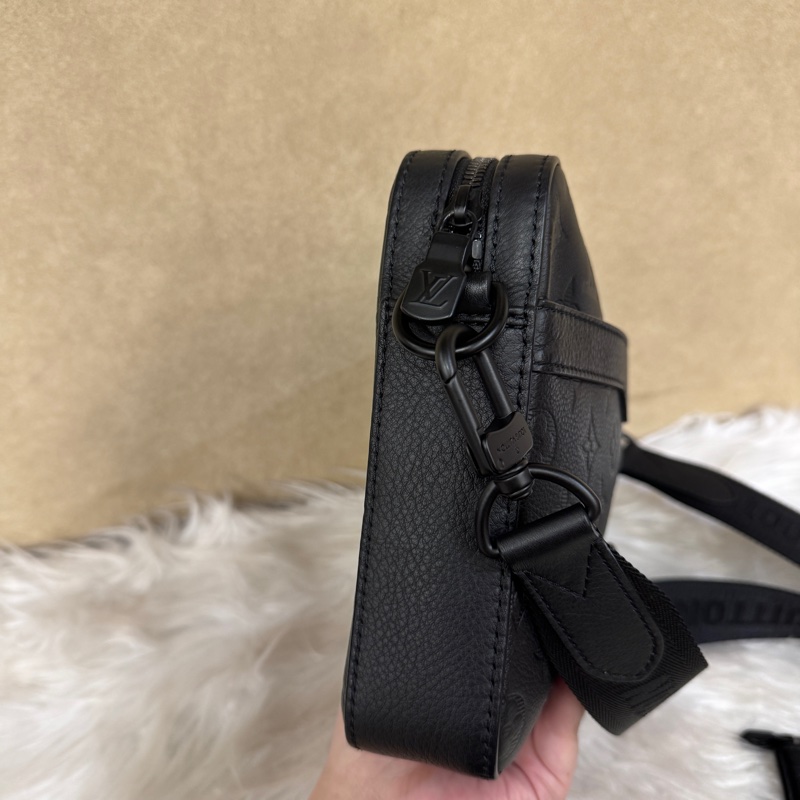 ［ 專櫃10萬找500 ］LV Trio黑牛皮三合一郵差包 晶片款-3