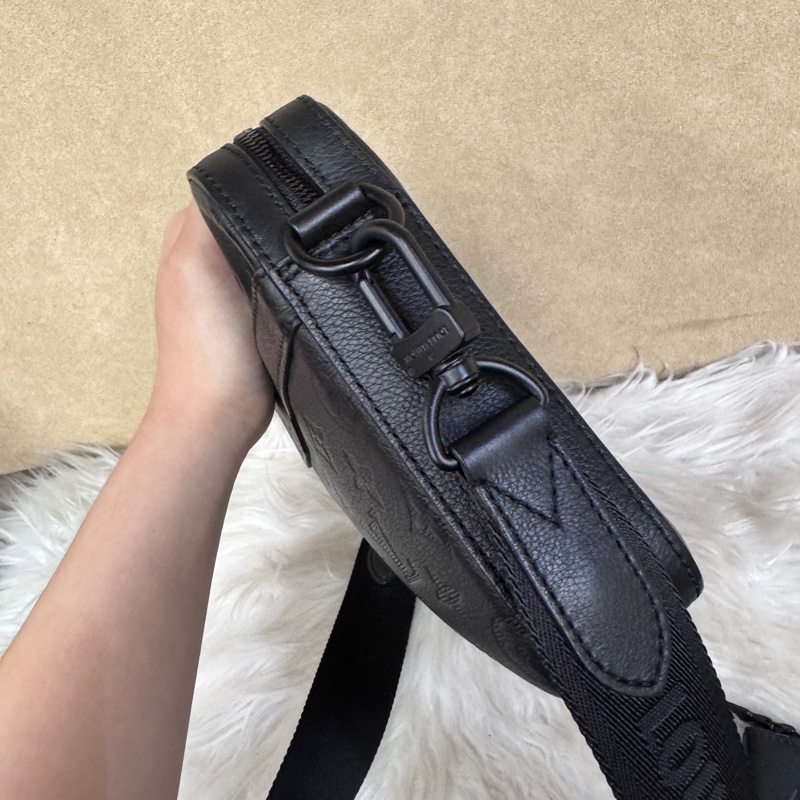 ［ 專櫃10萬找500 ］LV Trio黑牛皮三合一郵差包 晶片款-4