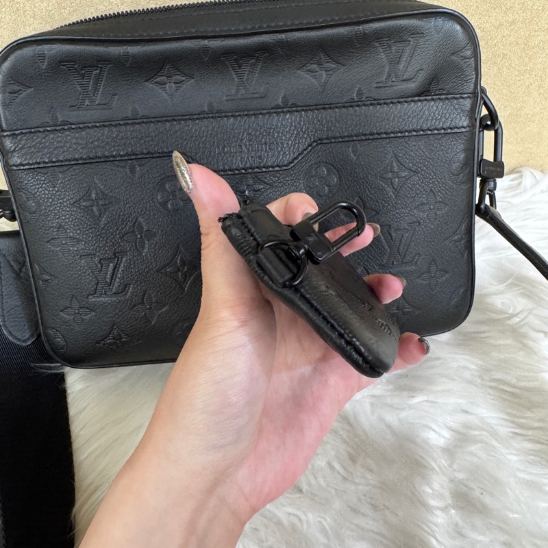 ［ 專櫃10萬找500 ］LV Trio黑牛皮三合一郵差包 晶片款-20