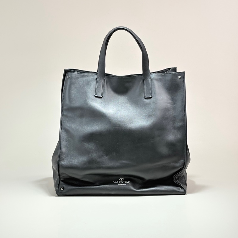 VALENTINO華倫天奴黑色鉚釘牛皮手提包-0