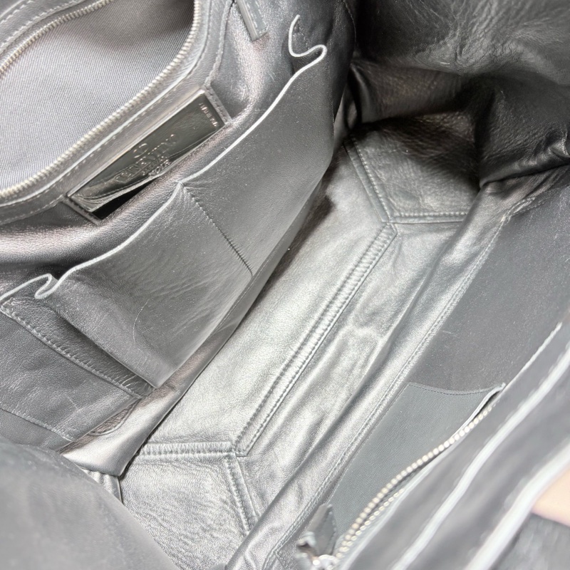 VALENTINO華倫天奴黑色鉚釘牛皮手提包-4