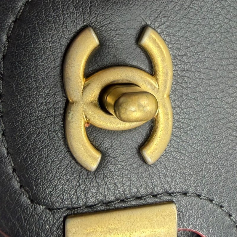 香奈兒CHANEL荔枝紋皮革鍊條托特手提/肩背包(黑)-7