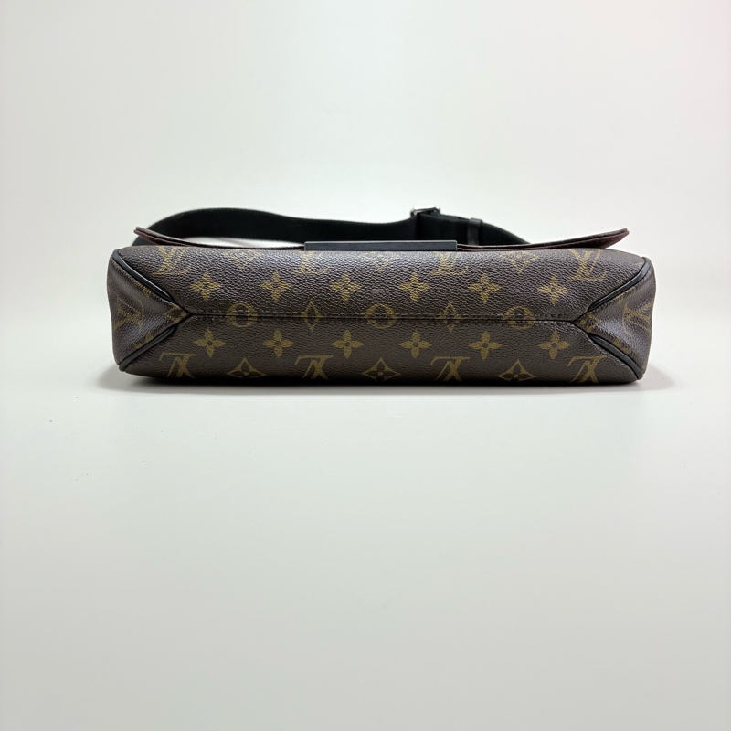 LOUIS VUITTON LV棕色老花郵差包 單肩包-4