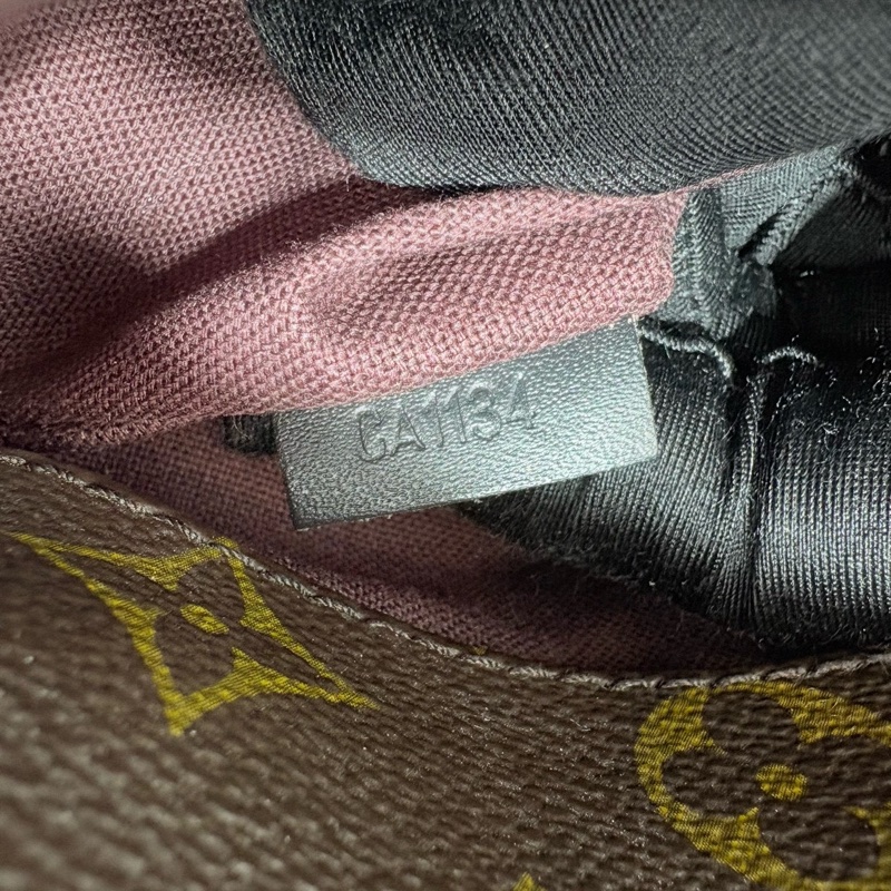 LOUIS VUITTON LV棕色老花郵差包 單肩包-7