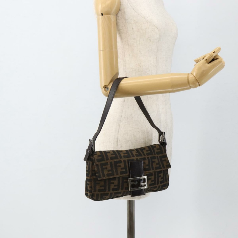 【日本直送】FENDI Zucca帆布Mamma Baguette單肩包 棕色/黑色 正品 YKZ1097SAV-23