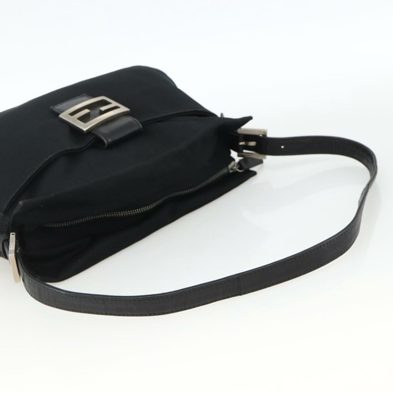 【日本直送】FENDI Mamma Baguette 單肩包，黑色銀色針織布料，正品 am11275A-6