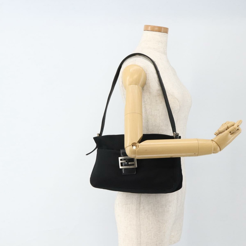 【日本直送】FENDI Mamma Baguette 單肩包，黑色銀色針織布料，正品 am11275A-23