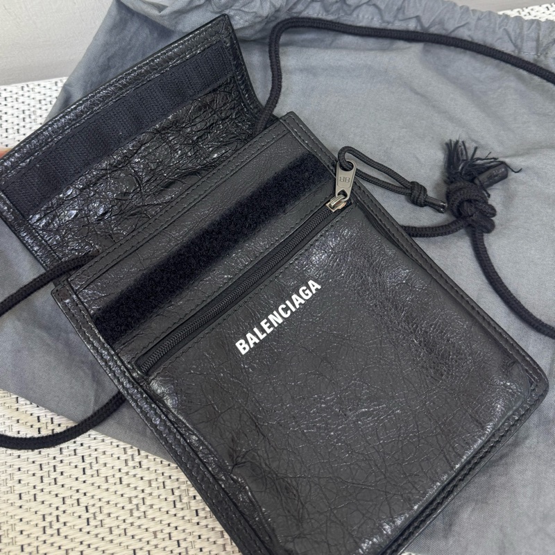 Balenciaga手機斜背包-9