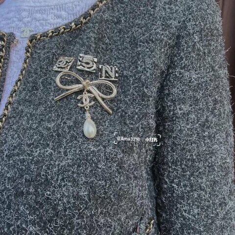 CHANEL 全新22S蝴蝶結珍珠吊墜胸針