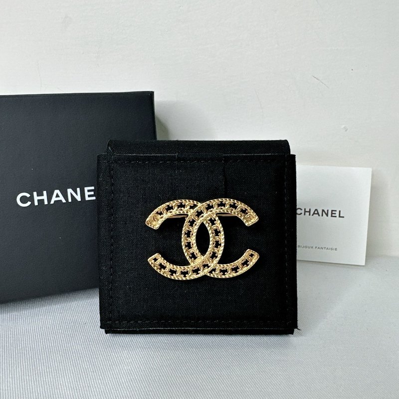 CHANEL 全新經典雙C鏤空胸針-1