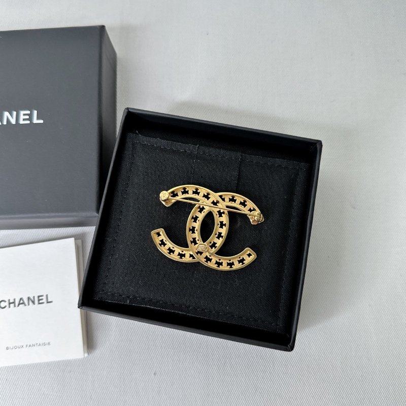 CHANEL 全新經典雙C鏤空胸針-2