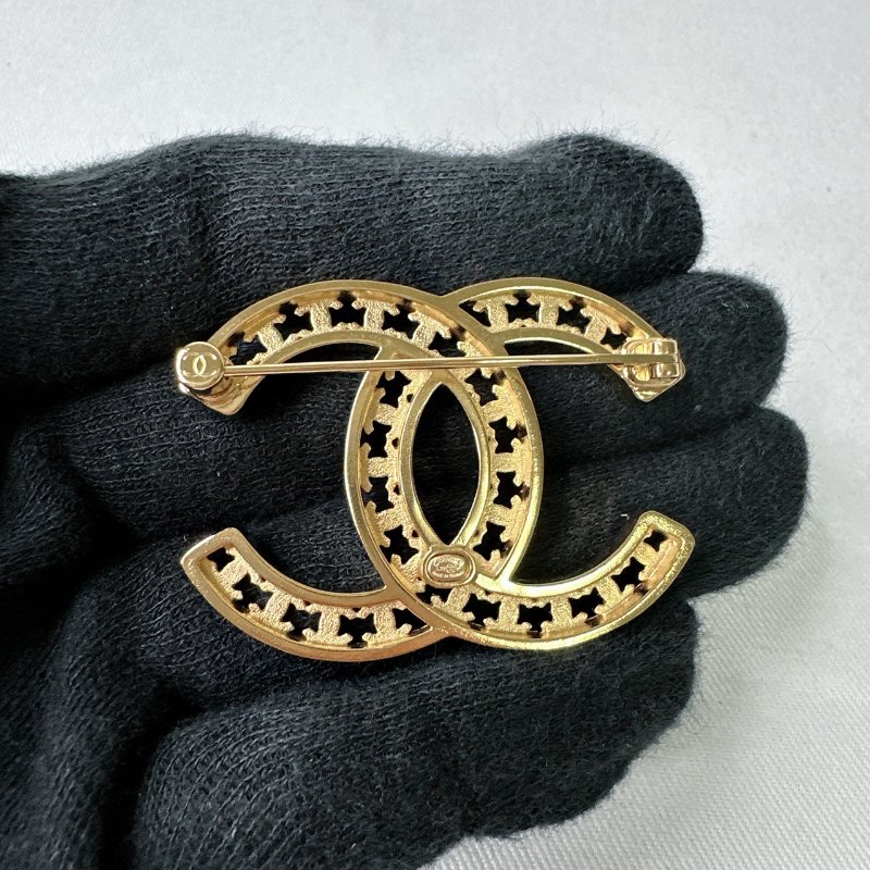 CHANEL 全新經典雙C鏤空胸針-4