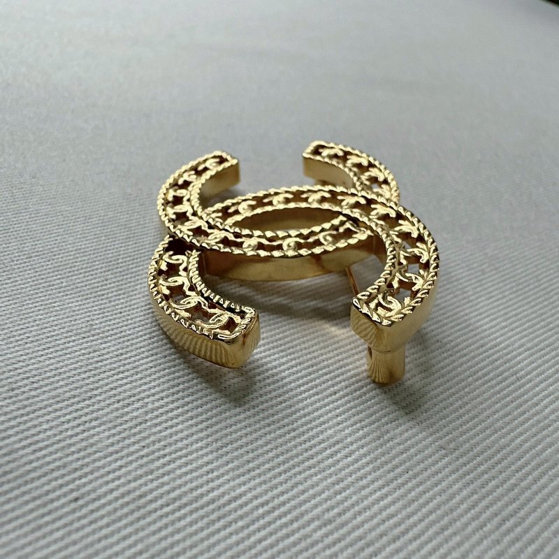 CHANEL 全新經典雙C鏤空胸針-5