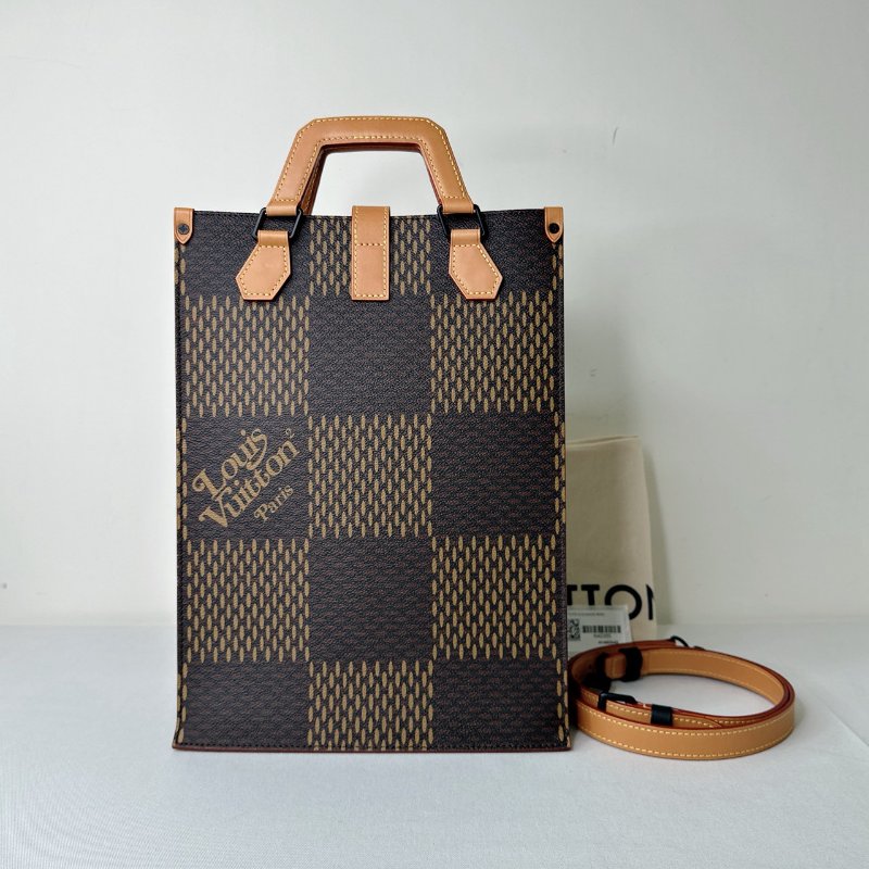 LV Nigo Giant Damier聯名托特包-1