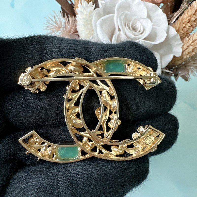 CHANEL 全新多彩寶石胸針-3