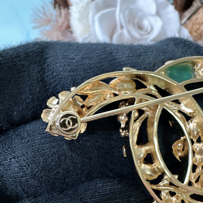 CHANEL 全新多彩寶石胸針-5