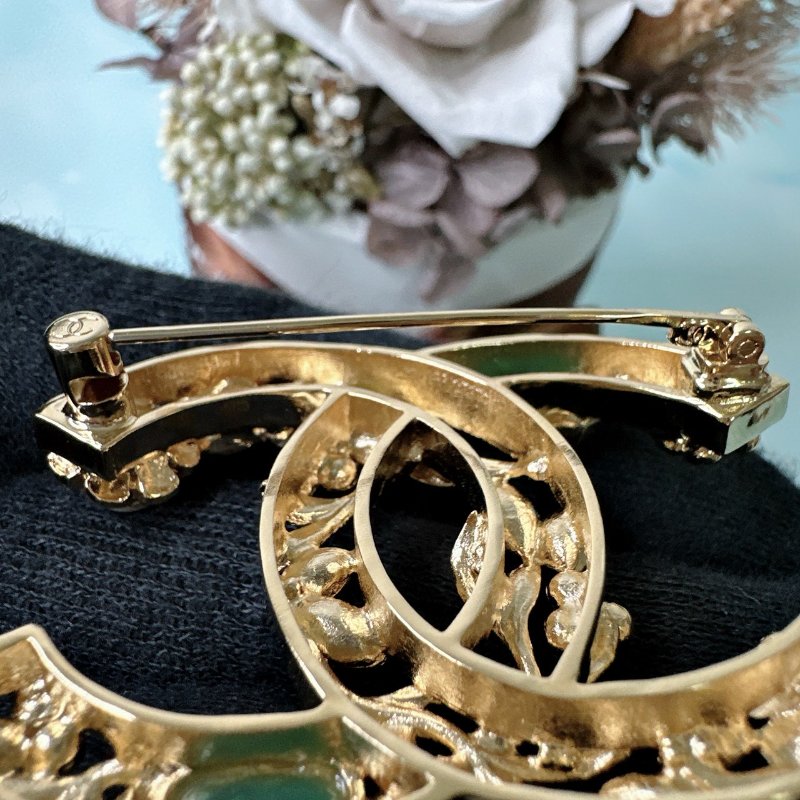 CHANEL 全新多彩寶石胸針-6