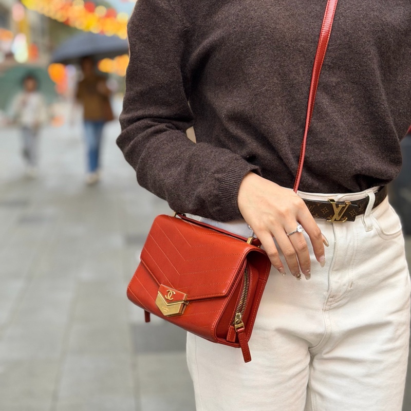 香奈兒Chanel漢堡系列紅金V紋信封包 24開-0