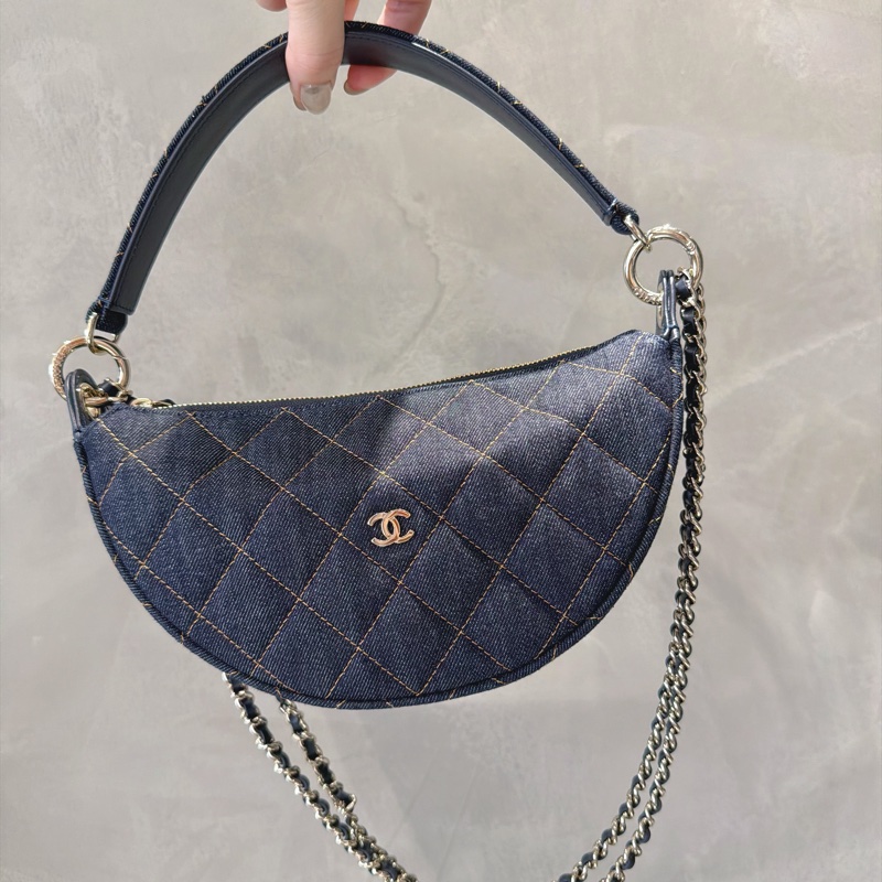 Chanel 牛仔外縫彎月hobo bag.雙鏈Handle 🌙全新品 飯盒包-7