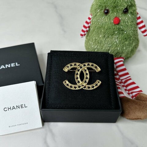 CHANEL 全新雙C logo胸針