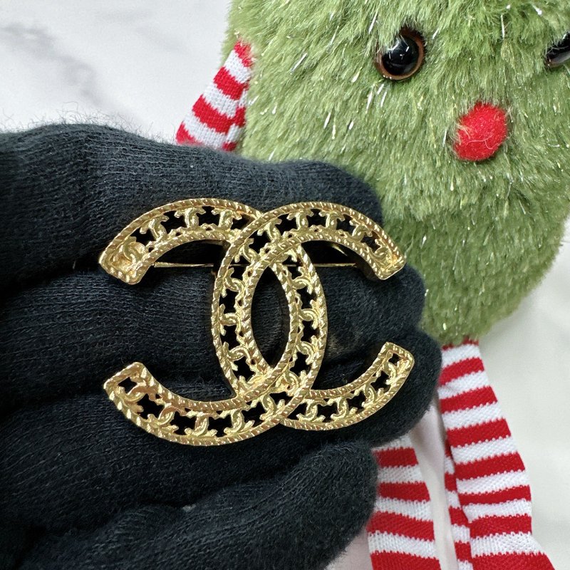 CHANEL 全新雙C logo胸針-2