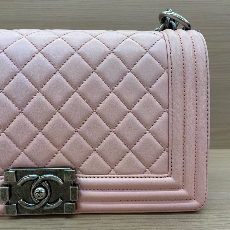 NO:D13 Chanel LEBOY 淺粉色牛皮 中號 2015年 20開 手提單肩鏈條包 有塵袋 無卡無盒子尺寸底長25*高14*寬8*-5