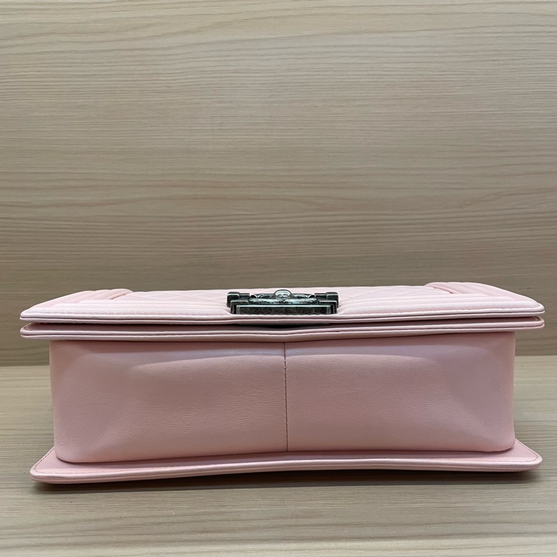 NO:D13 Chanel LEBOY 淺粉色牛皮 中號 2015年 20開 手提單肩鏈條包 有塵袋 無卡無盒子尺寸底長25*高14*寬8*-6