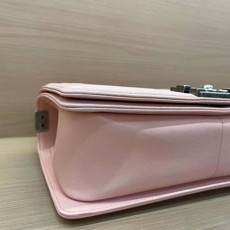 NO:D13 Chanel LEBOY 淺粉色牛皮 中號 2015年 20開 手提單肩鏈條包 有塵袋 無卡無盒子尺寸底長25*高14*寬8*-7