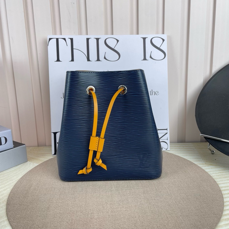 LV NeoNoe BB 水桶 藍色拼色水波紋桶包 芯片款 尺寸約20×13×20 附件塵袋 盒子-3