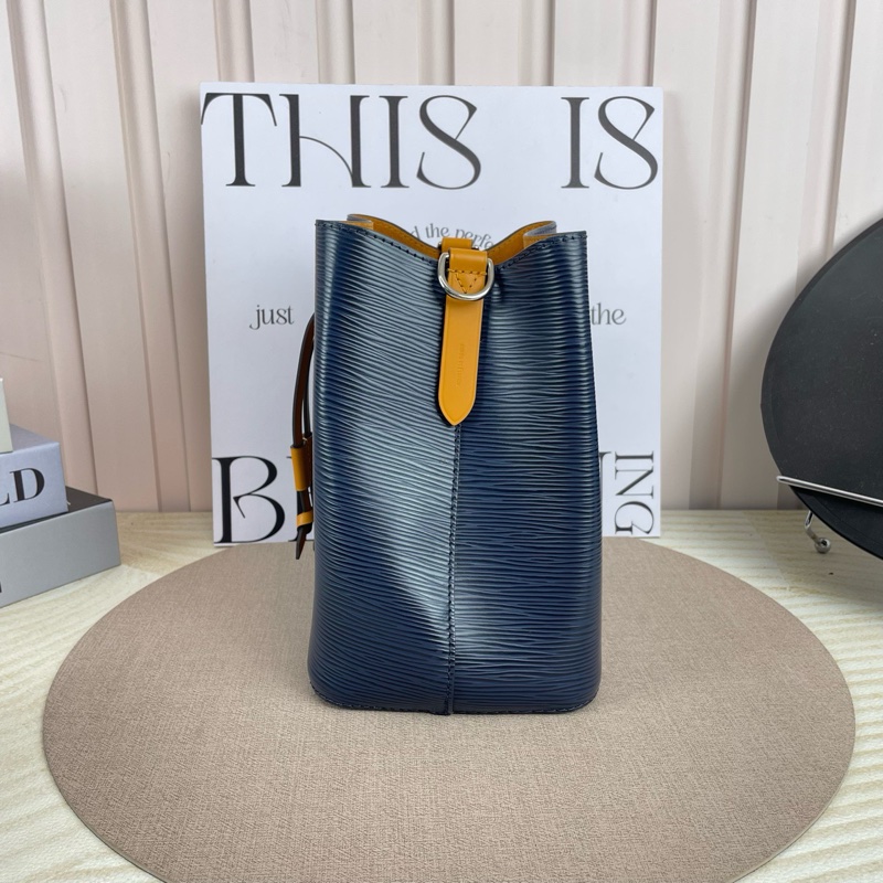 LV NeoNoe BB 水桶 藍色拼色水波紋桶包 芯片款 尺寸約20×13×20 附件塵袋 盒子-5