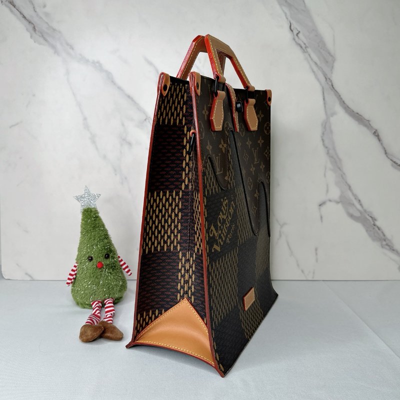 LV Nigo聯名款直立托特包-3