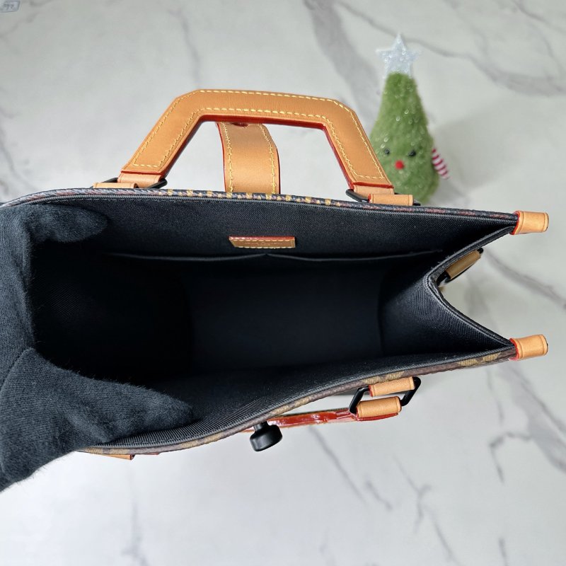 LV Nigo聯名款直立托特包-4