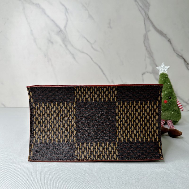 LV Nigo聯名款直立托特包-5