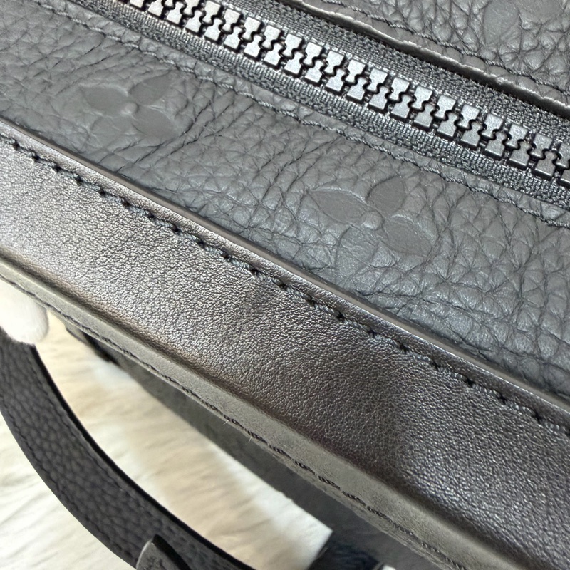 LV M53288 Soft Trunk黑色 壓紋 牛皮 軟箱 皮革 方箱 斜背包-15
